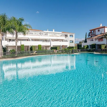 Holiday home Gorgeous 3 Bedroom Town House In El Paraiso Overlooking La Concha Mountain *